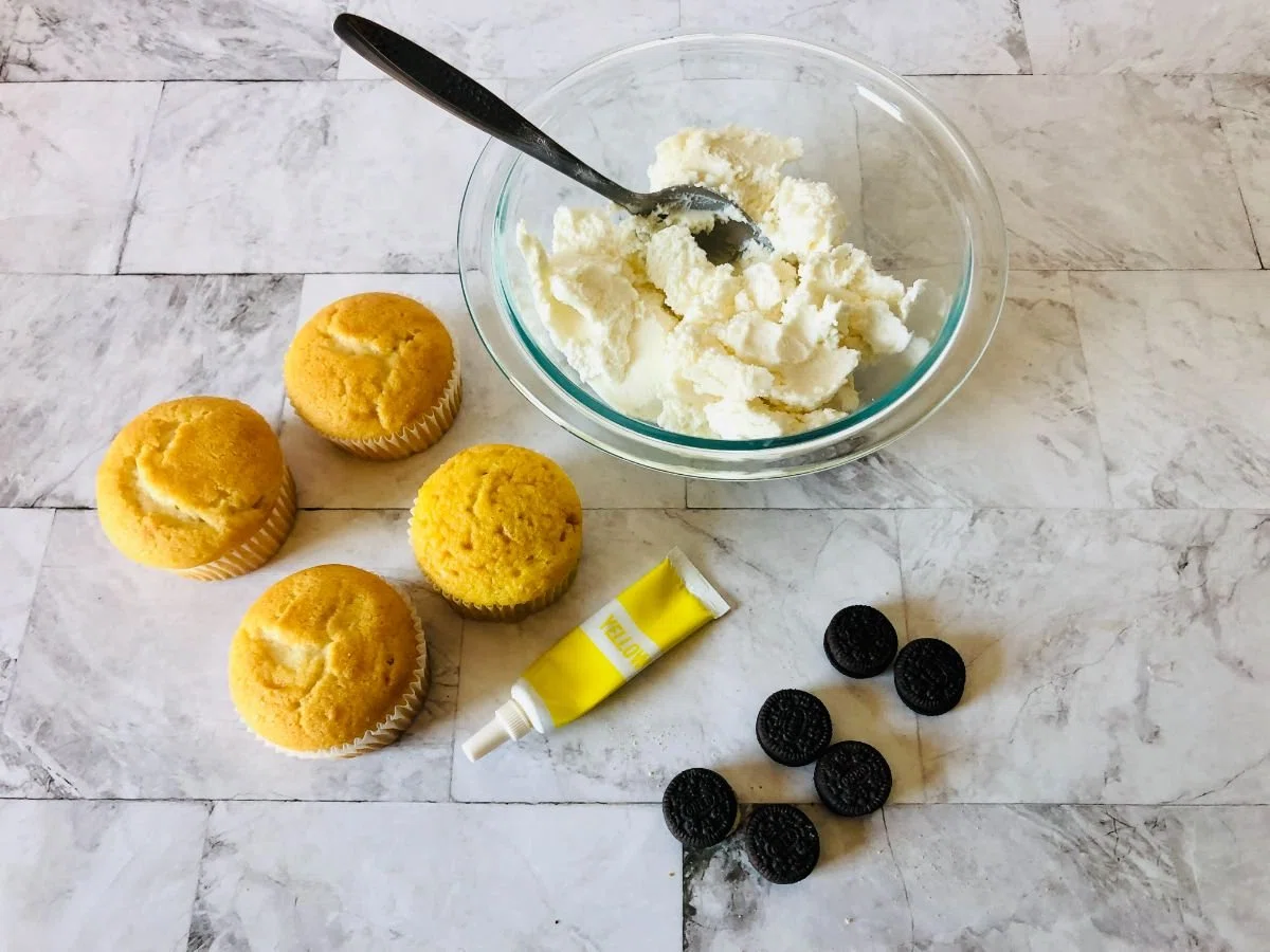 Oreo Sunflower Cupcakes