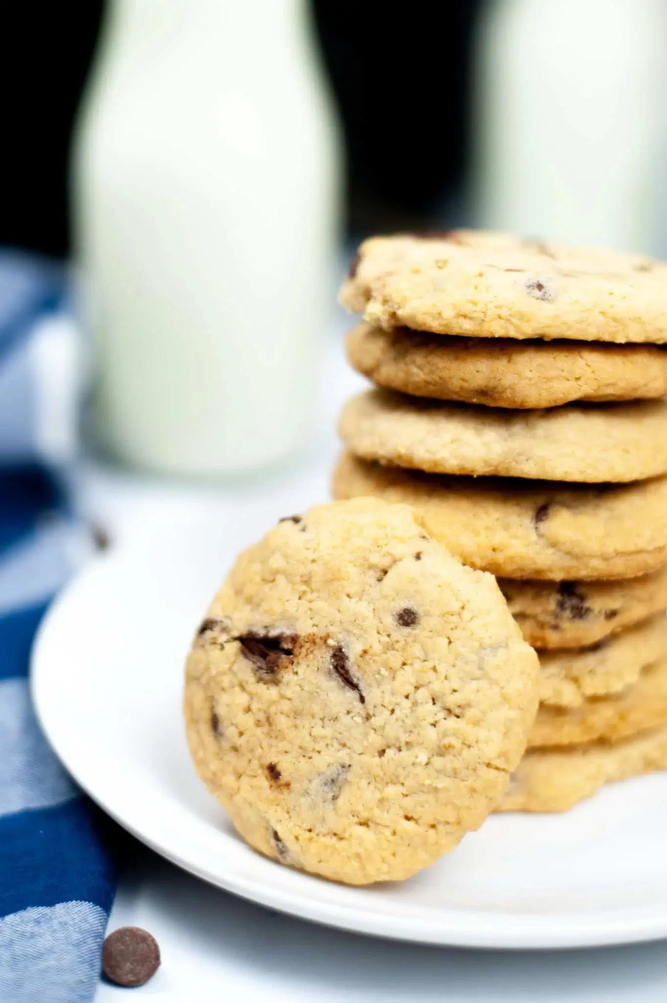 Air-Fryer Bakery-Style Chocolate Chip Cookies