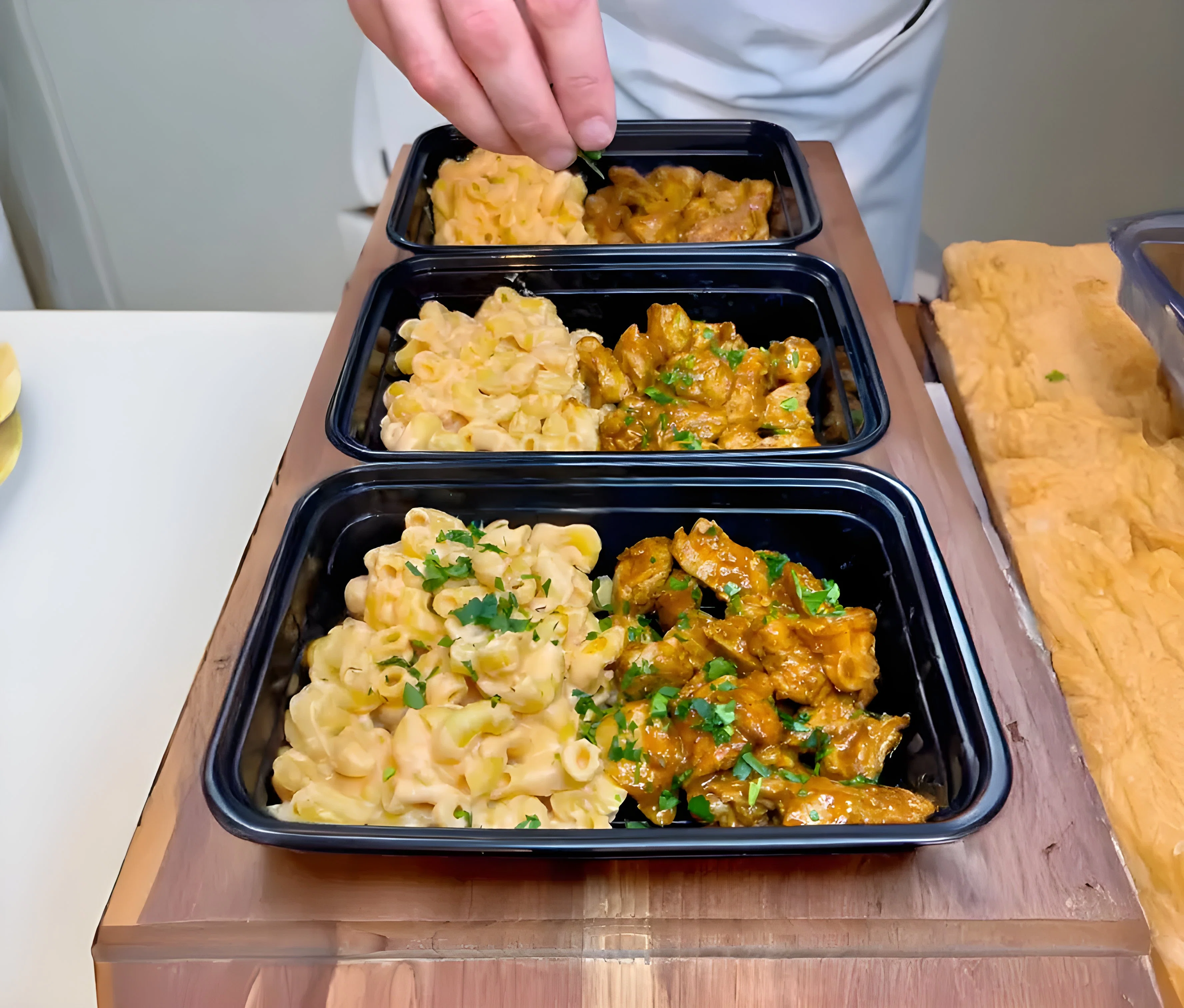 Sweet & Spicy BBQ Chicken Mac & Cheese Meal Prep