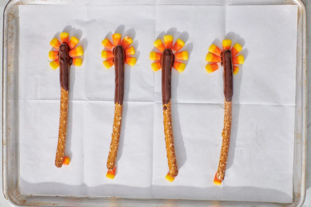 Thanksgiving Turkey Pretzels