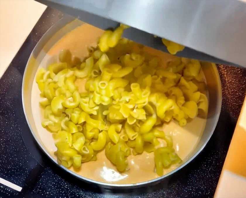 Sweet & Spicy BBQ Chicken Mac & Cheese Meal Prep