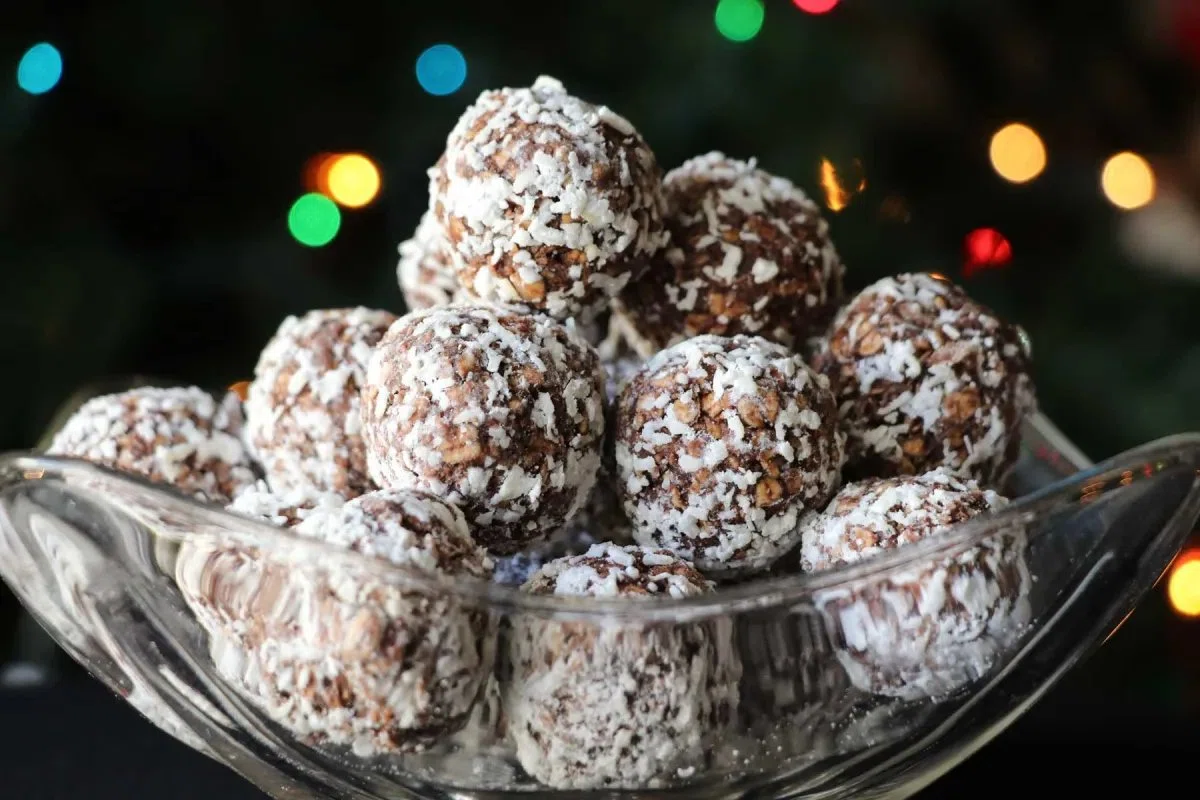 No Bake Cookies with Chocolate, Coconut, and Oats