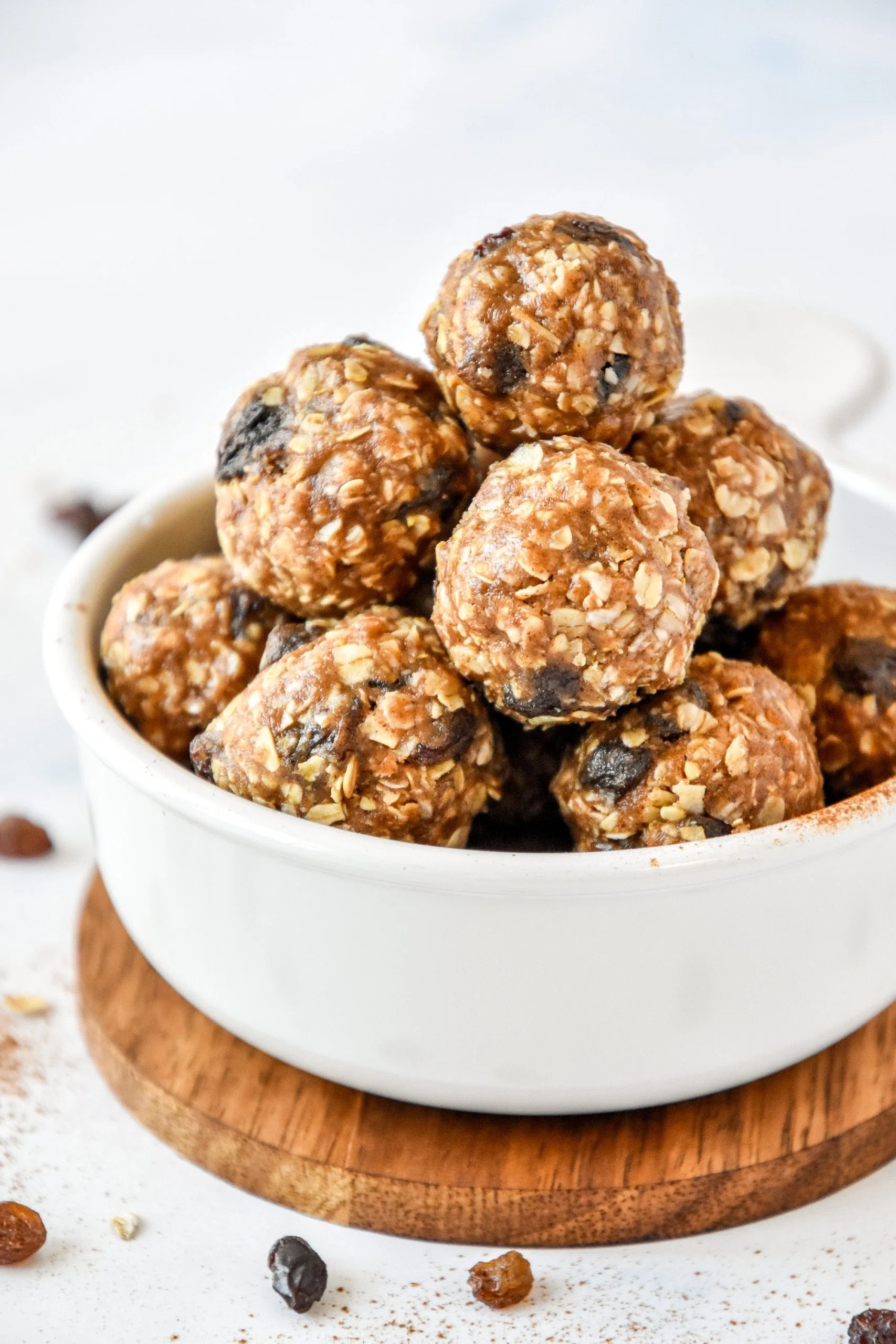 No-Bake Oatmeal Raisin Cookie Balls