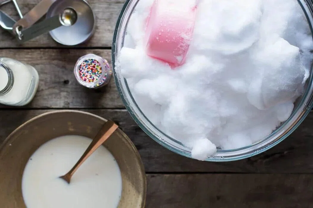 Super Simple Snow Cream Recipe You Can Make in Minutes