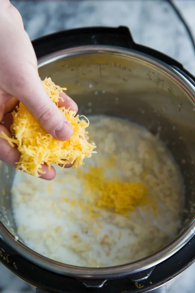 Instant Pot Cheese Grits