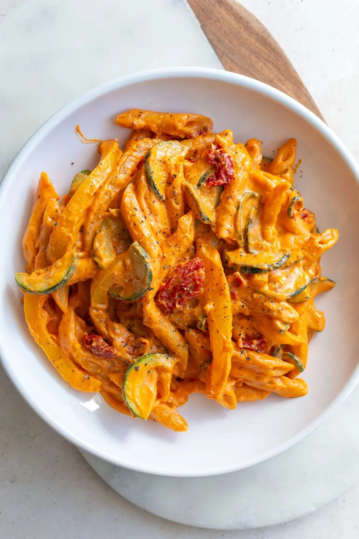 Creamy Tomato Pasta (vegan)