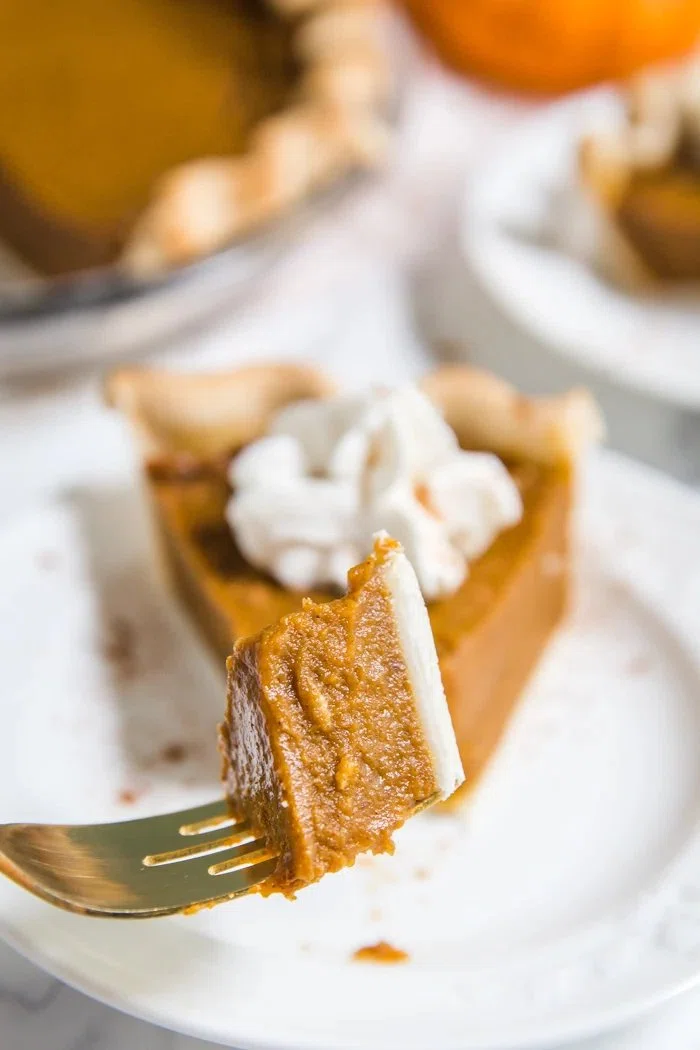 The BEST Vegan Pumpkin Pie