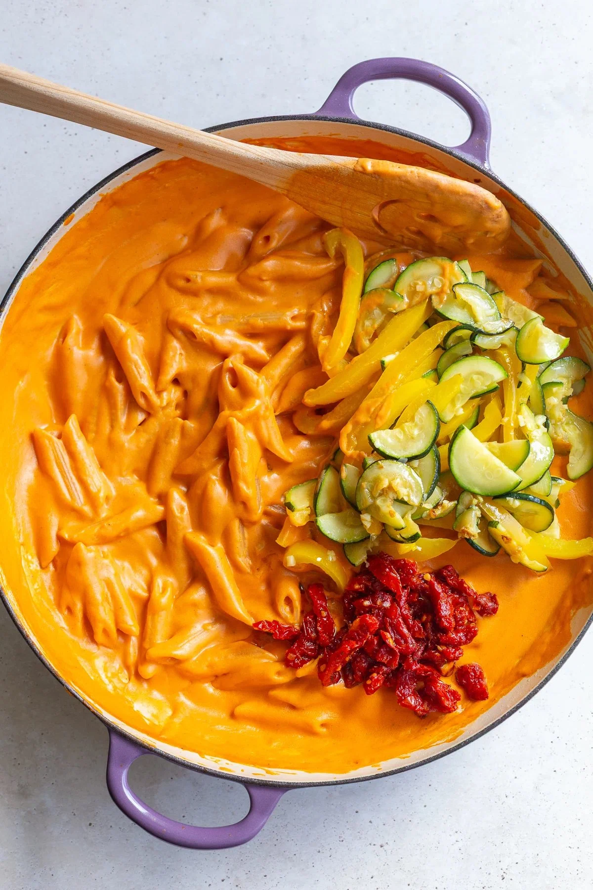 Creamy Tomato Pasta (vegan)