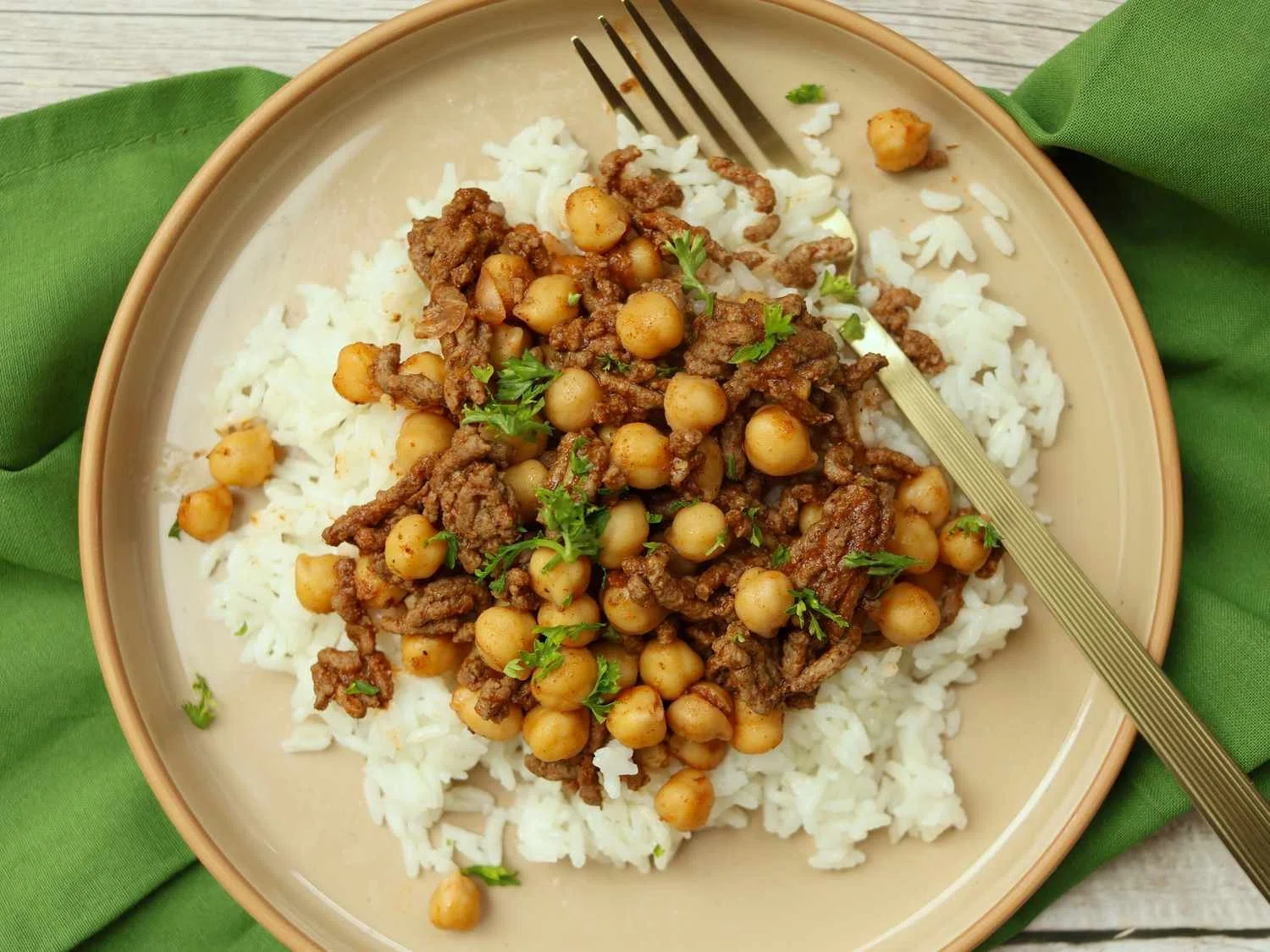 Middle Eastern–Spiced Ground Beef and Chickpeas