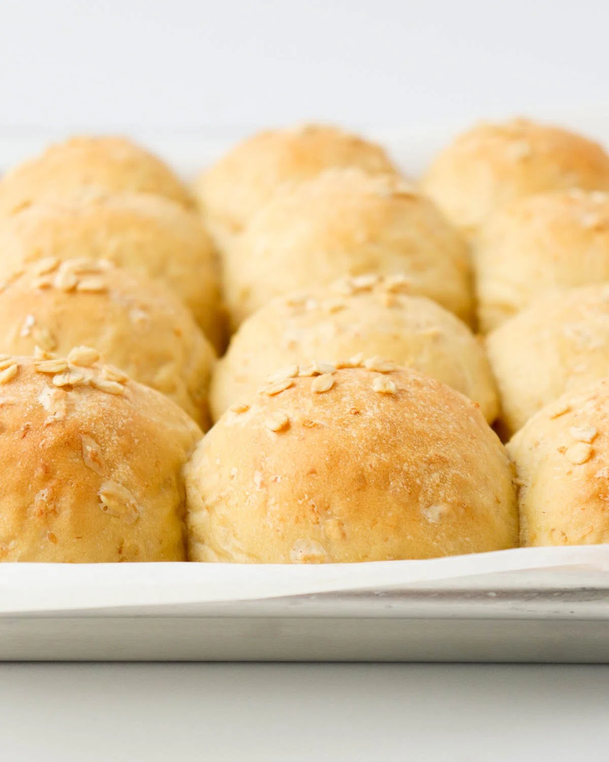 Oatmeal Dinner Rolls