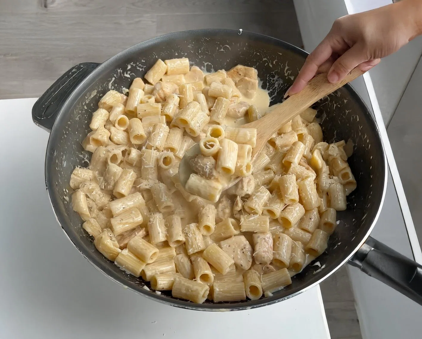 Creamy Chicken Alfredo Pasta