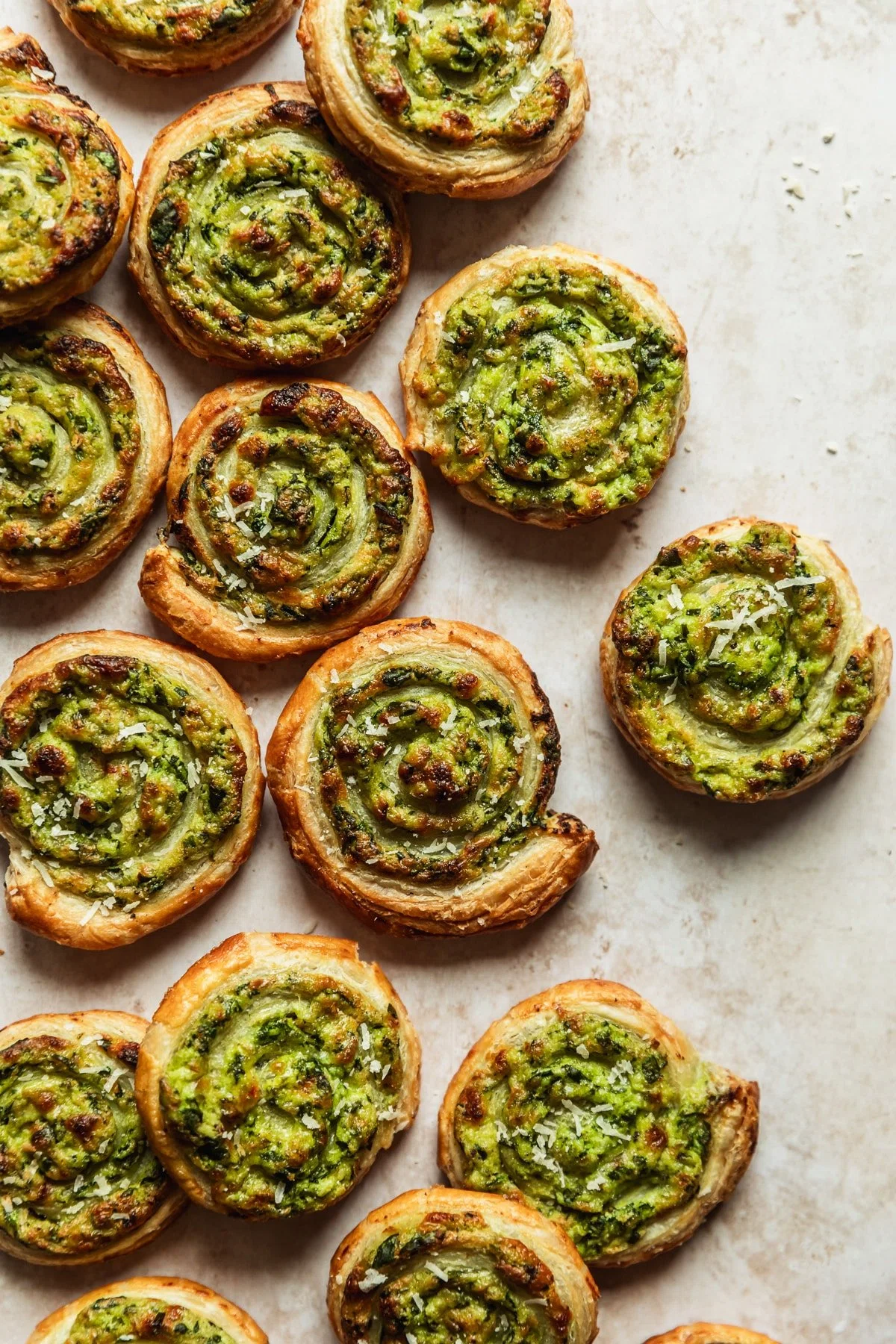 Flaky Spinach and Ricotta Puff Pastry Pinwheels