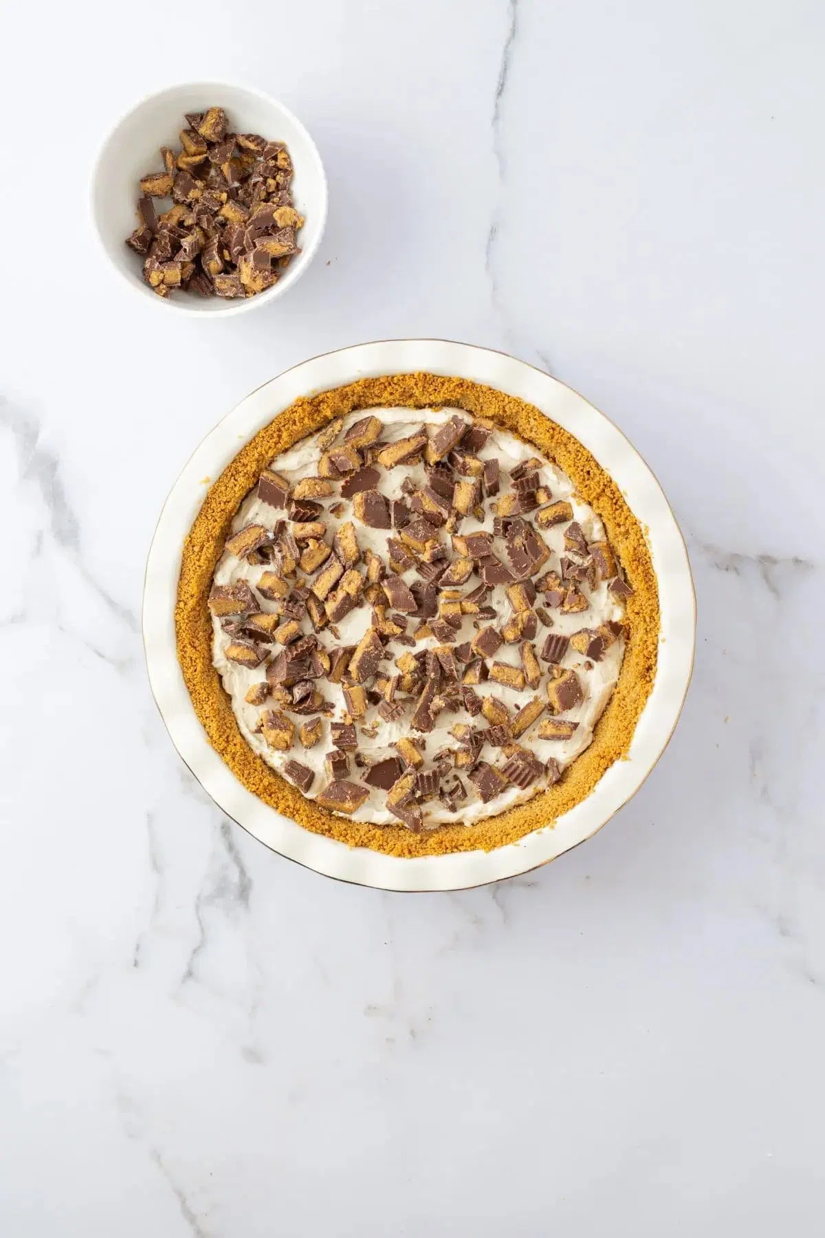 No-Bake Chocolate and Peanut Butter Pie