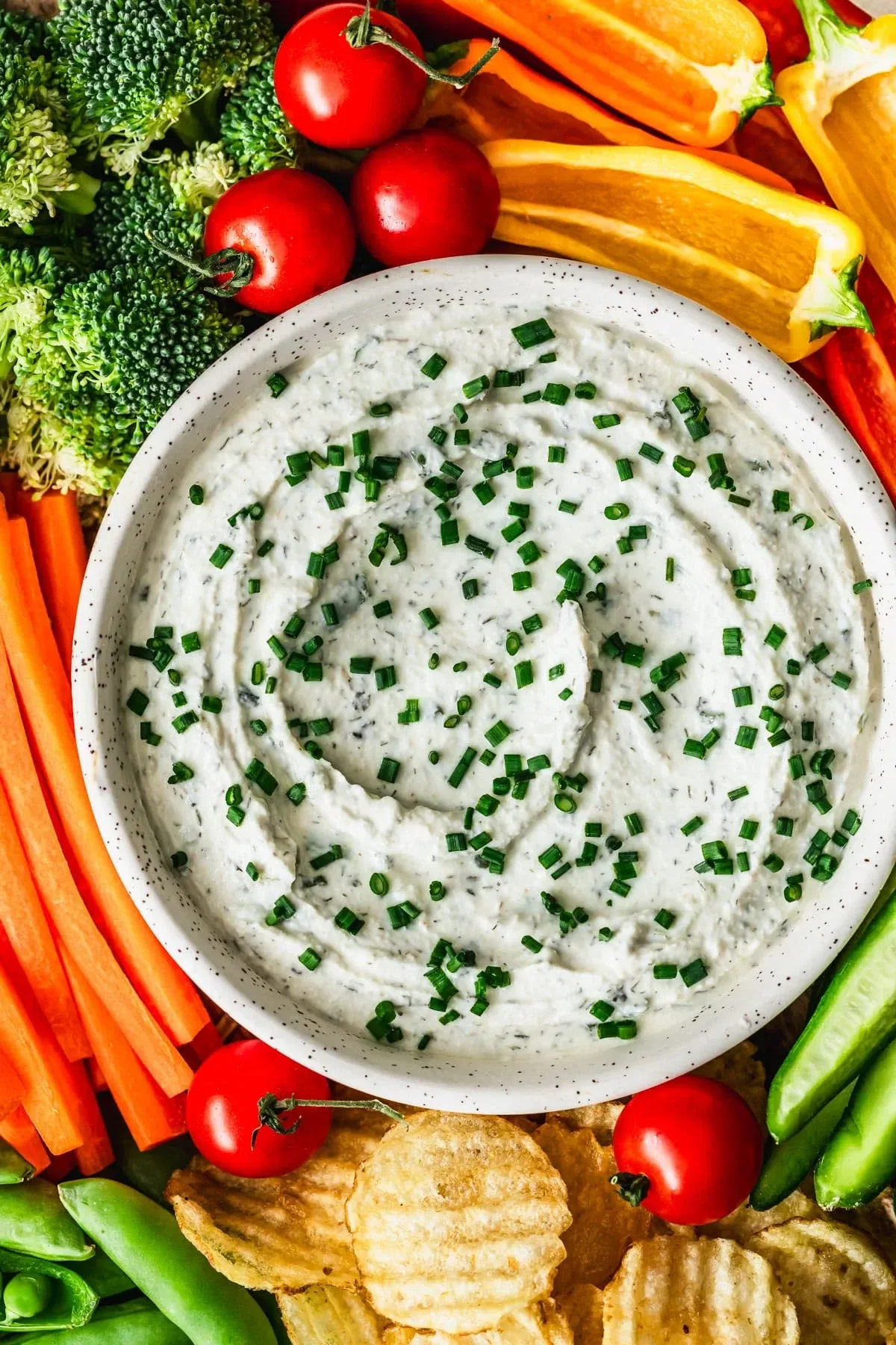 5-Minute Herb and Garlic Dip with Greek Yogurt