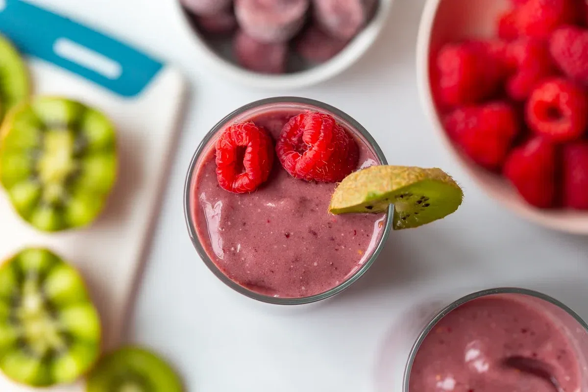 Acai Smoothie (Easy 5-Minute Berry Smoothie)