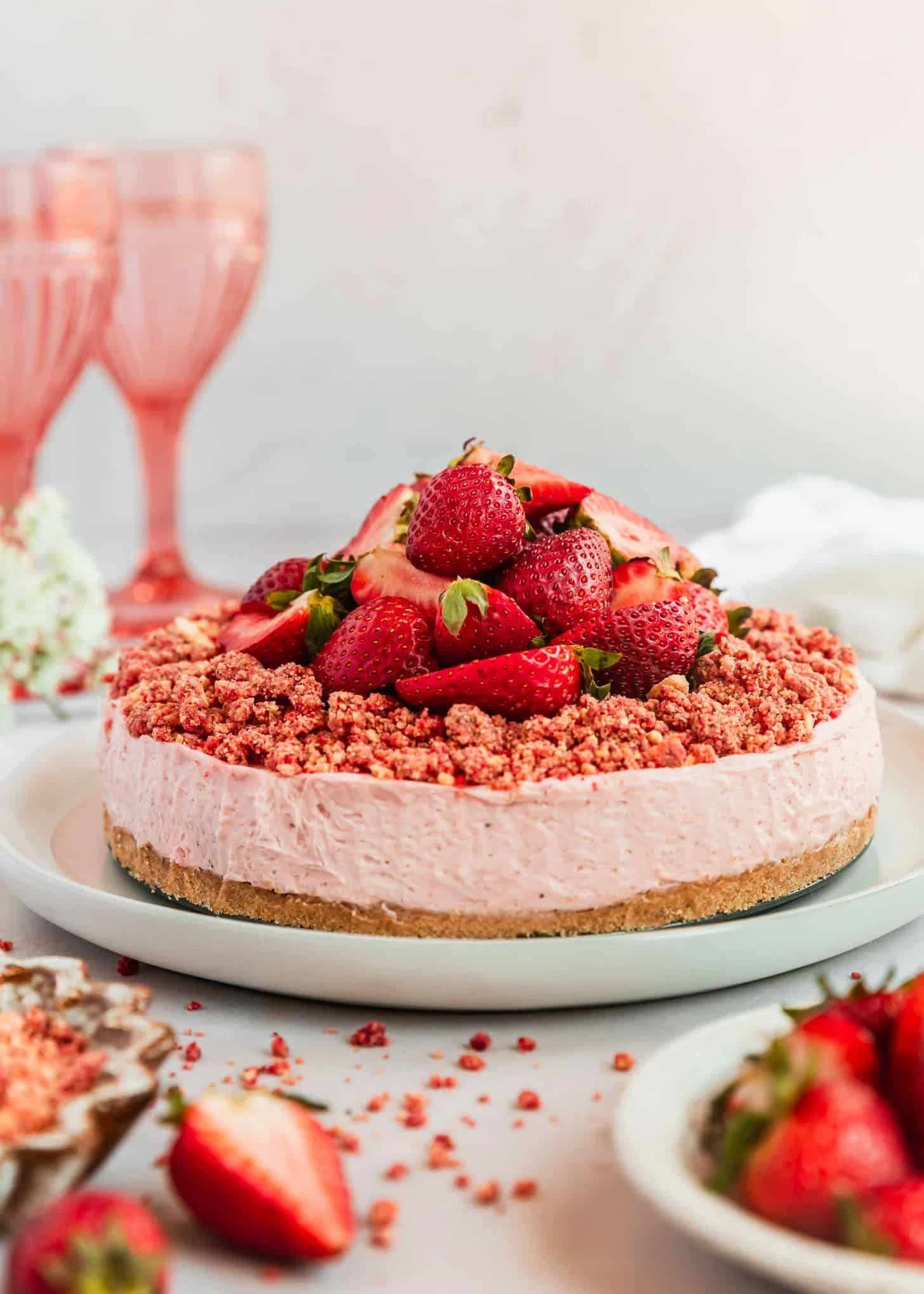 No-Bake Strawberry Crunch Cheesecake