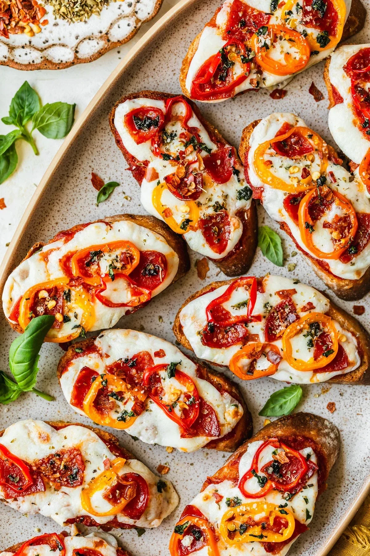 Super Easy Pepperoni Pizza Crostini