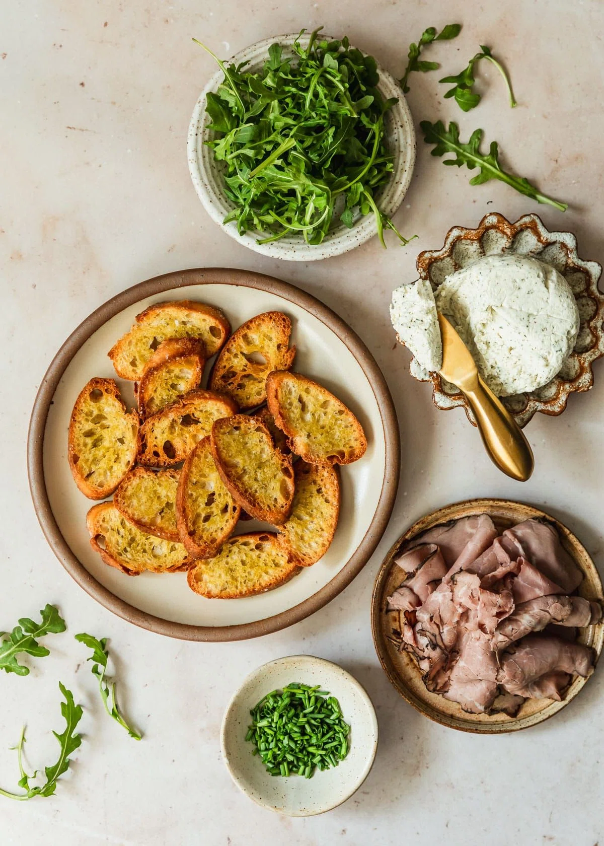 5-Ingredient Boursin & Roast Beef Crostini