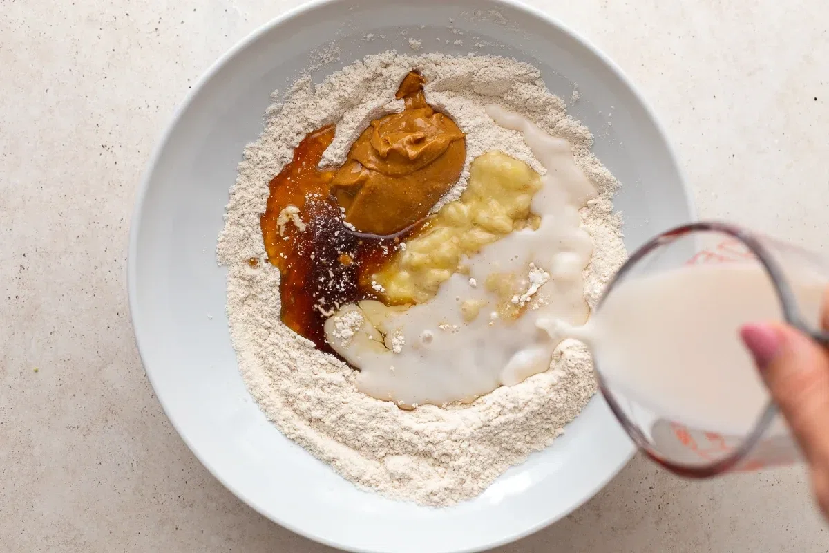 Chocolate Chip Vegan Muffins (with Banana)