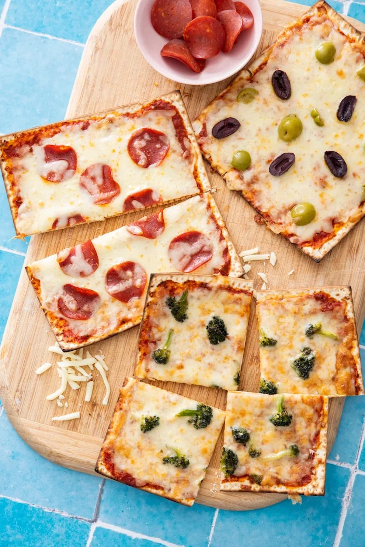 Matzah Pizzas