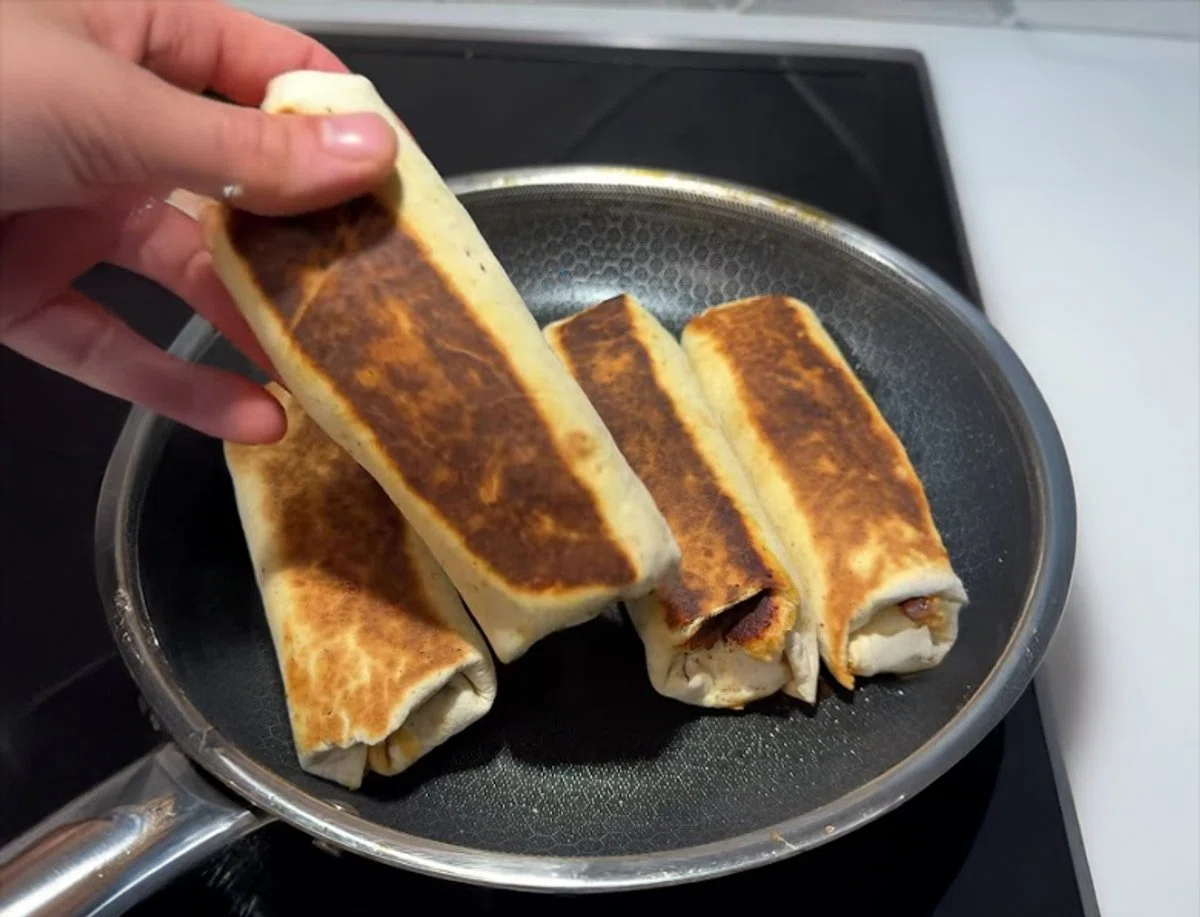 High Protein Creamy Chipotle Burrito Meal Prep