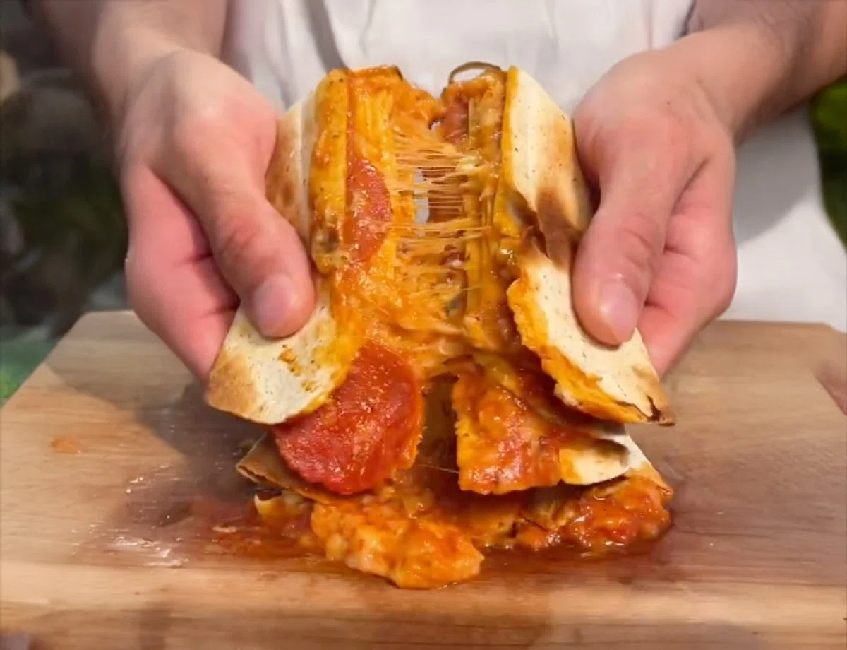 High Protein 1-Minute Pizza