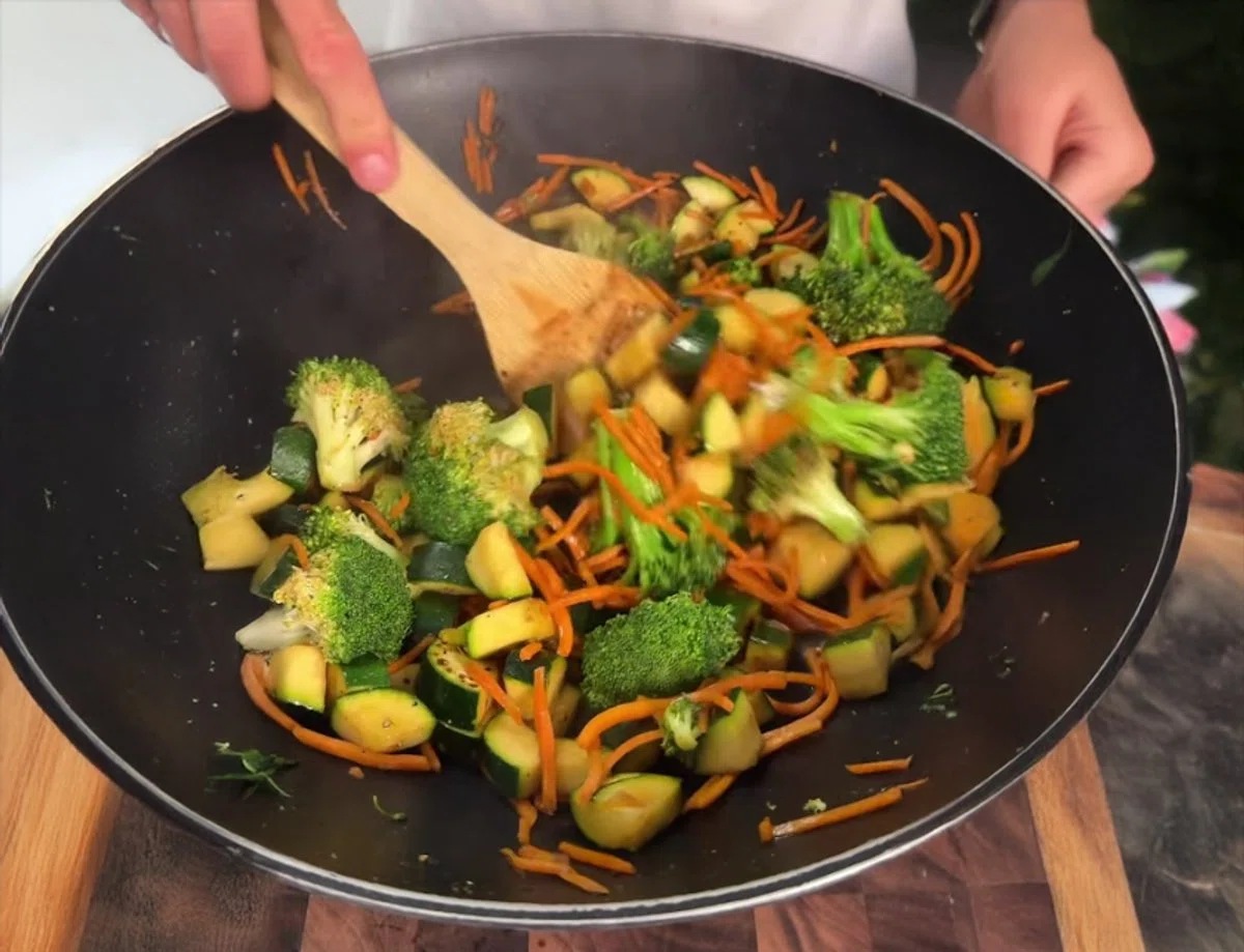 High Protein Spicy Honey Garlic Chicken Bowl
