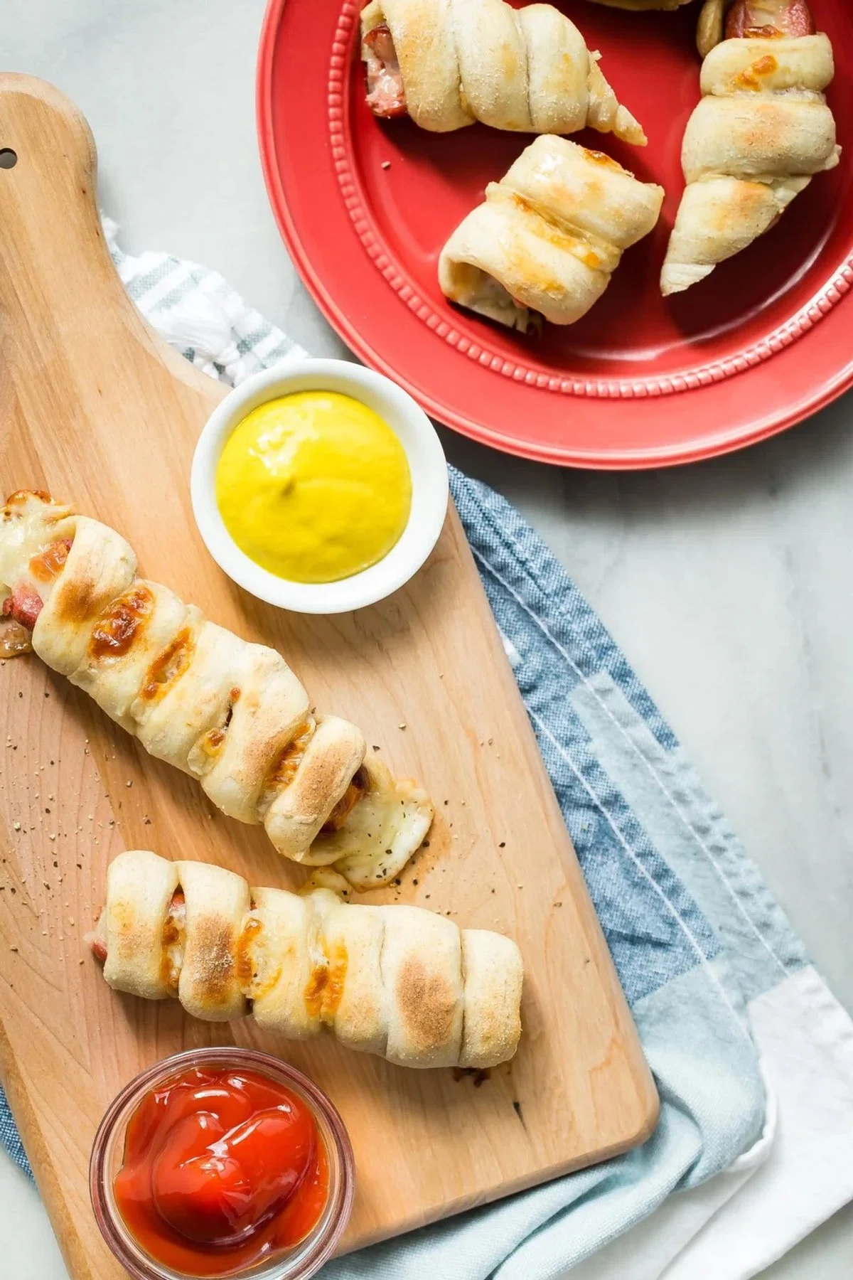 Cheesy Pizza Hot Dogs