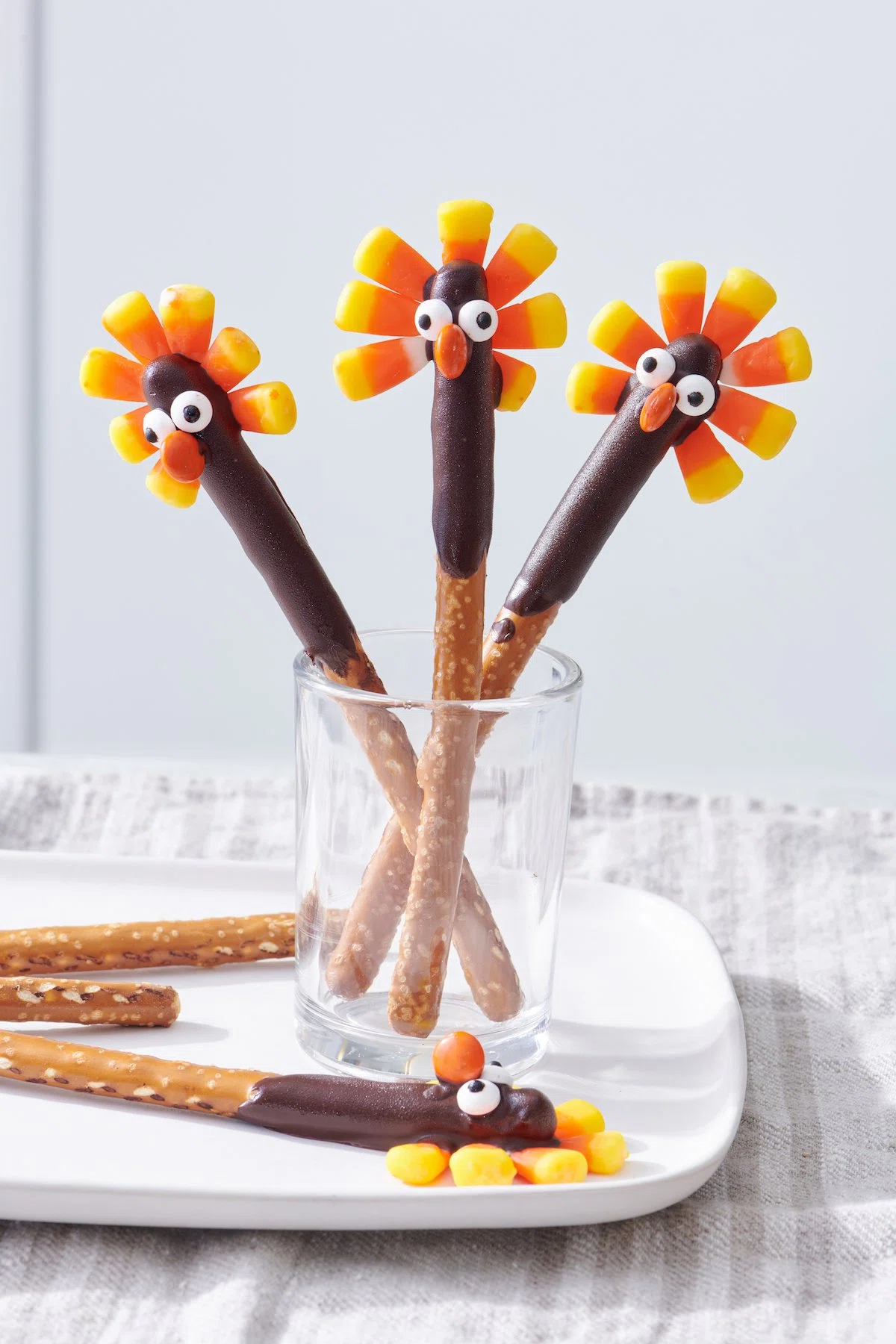 Thanksgiving Turkey Pretzels
