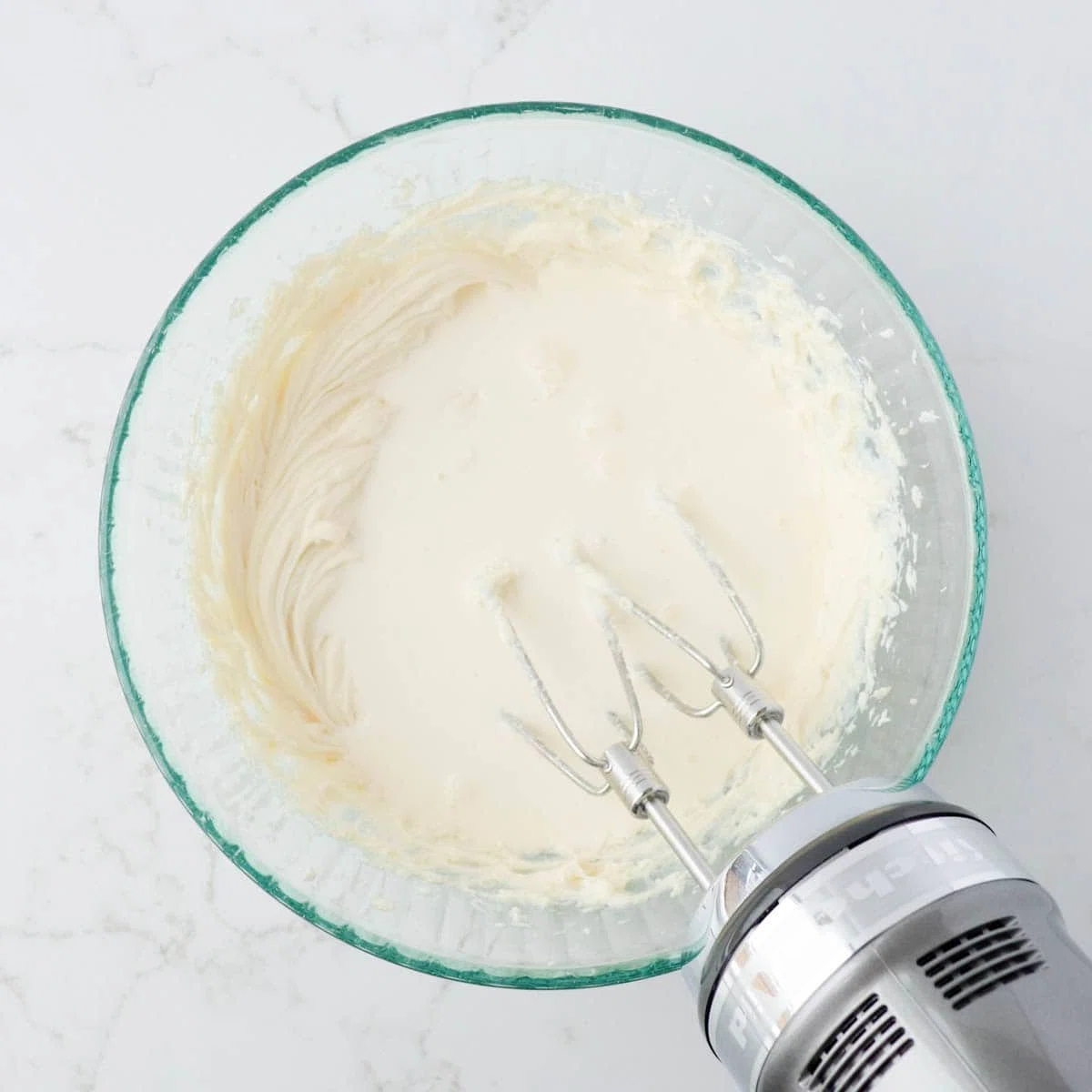 No-Bake Mini Egg Cheesecakes in a Jar