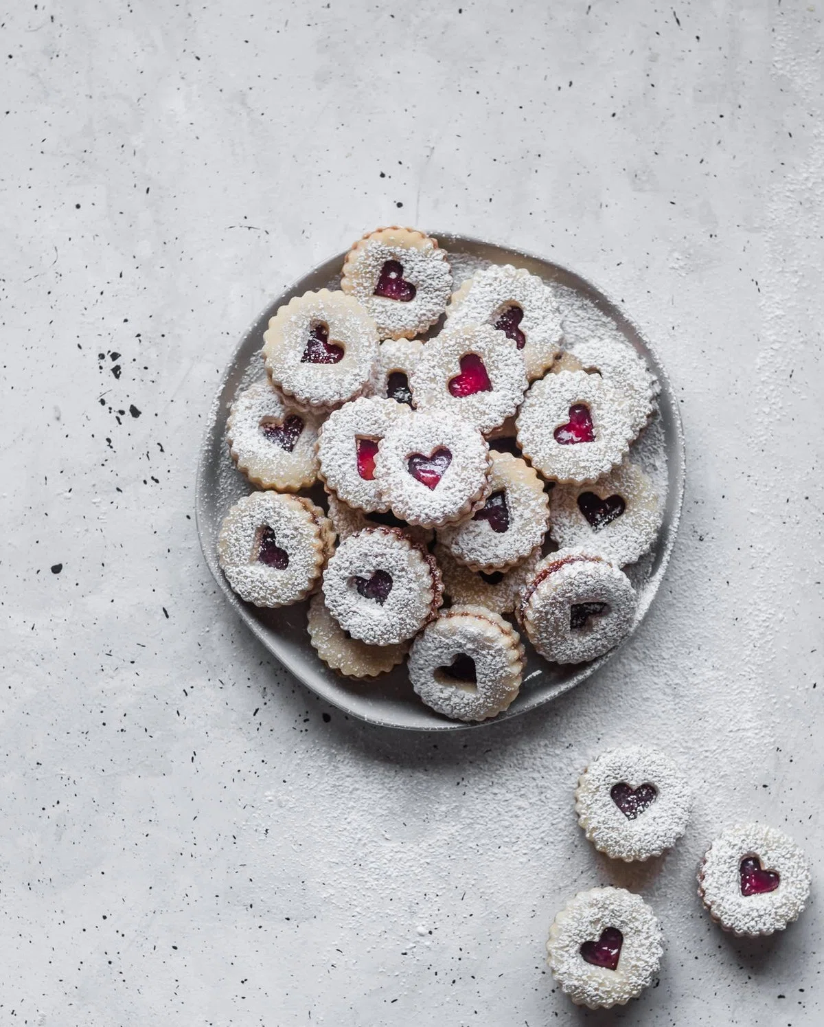 Shortbread Linzer Cookies With Raspberry Jam