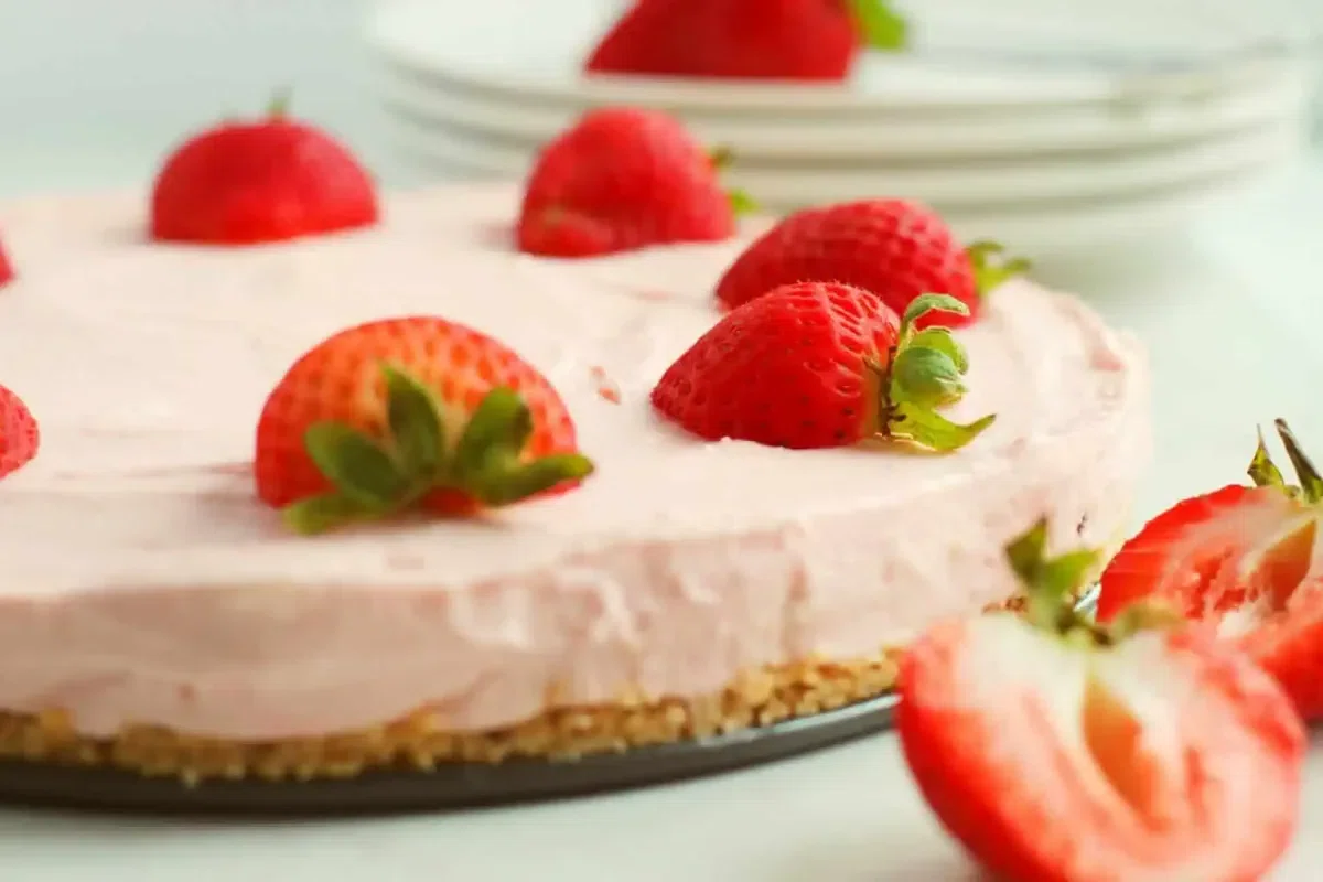 No Bake Strawberry Cheesecake