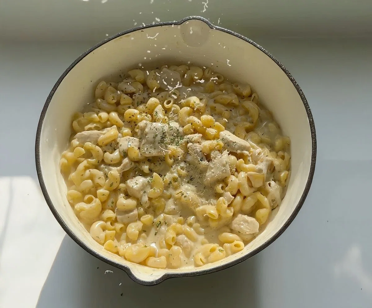 One Pot Chicken Alfredo Pasta