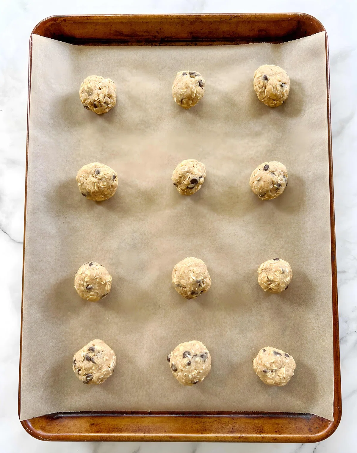 Vegan Oatmeal Chocolate Chip Cookies