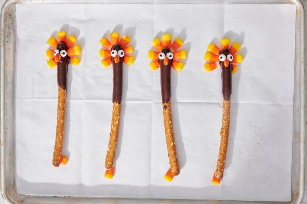 Thanksgiving Turkey Pretzels