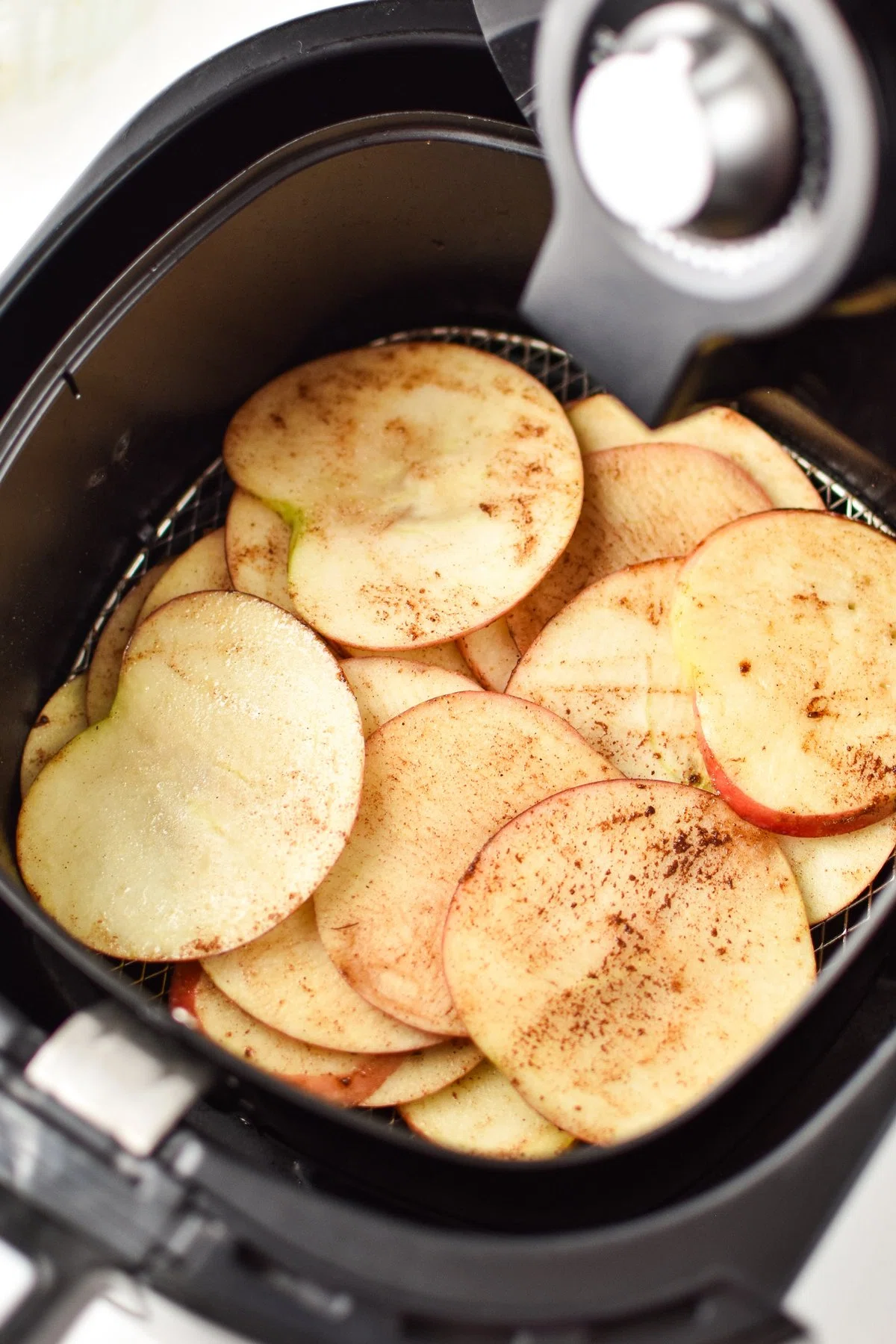 How to Make Apple Chips in an Air Fryer
