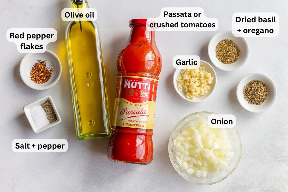 Easy Marinara Sauce (Ready in 20 Minutes)