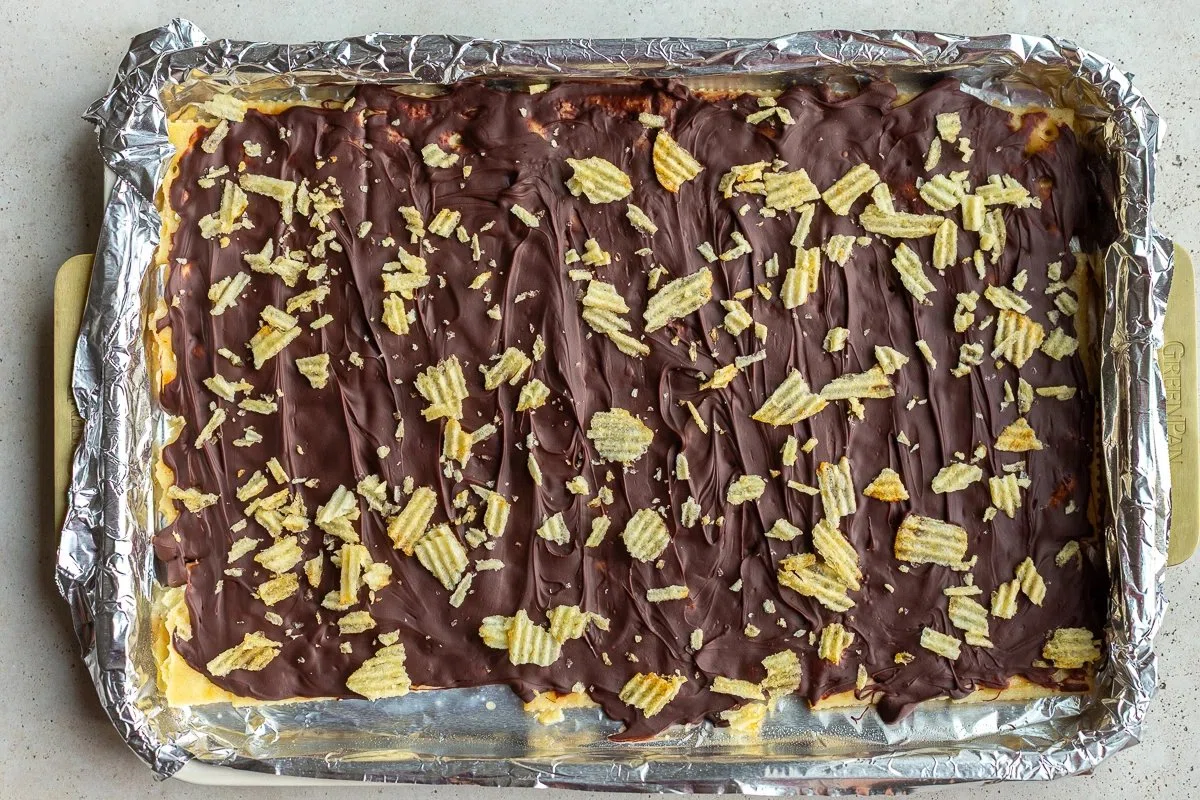 Christmas Cracker Candy (Saltine Toffee Bark!)