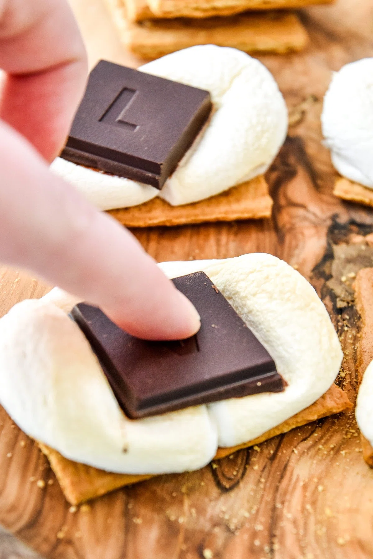 5-Minute Air Fryer S’mores