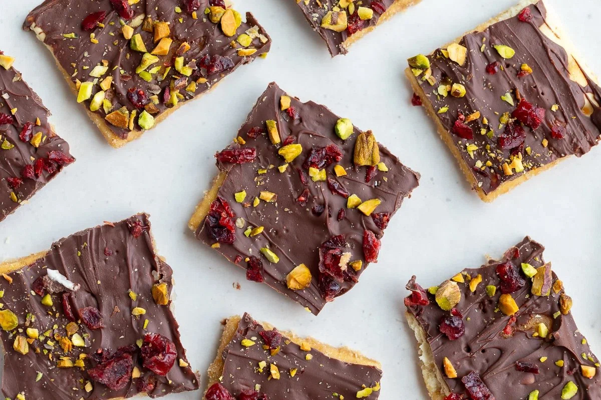 Christmas Cracker Candy (Saltine Toffee Bark!)