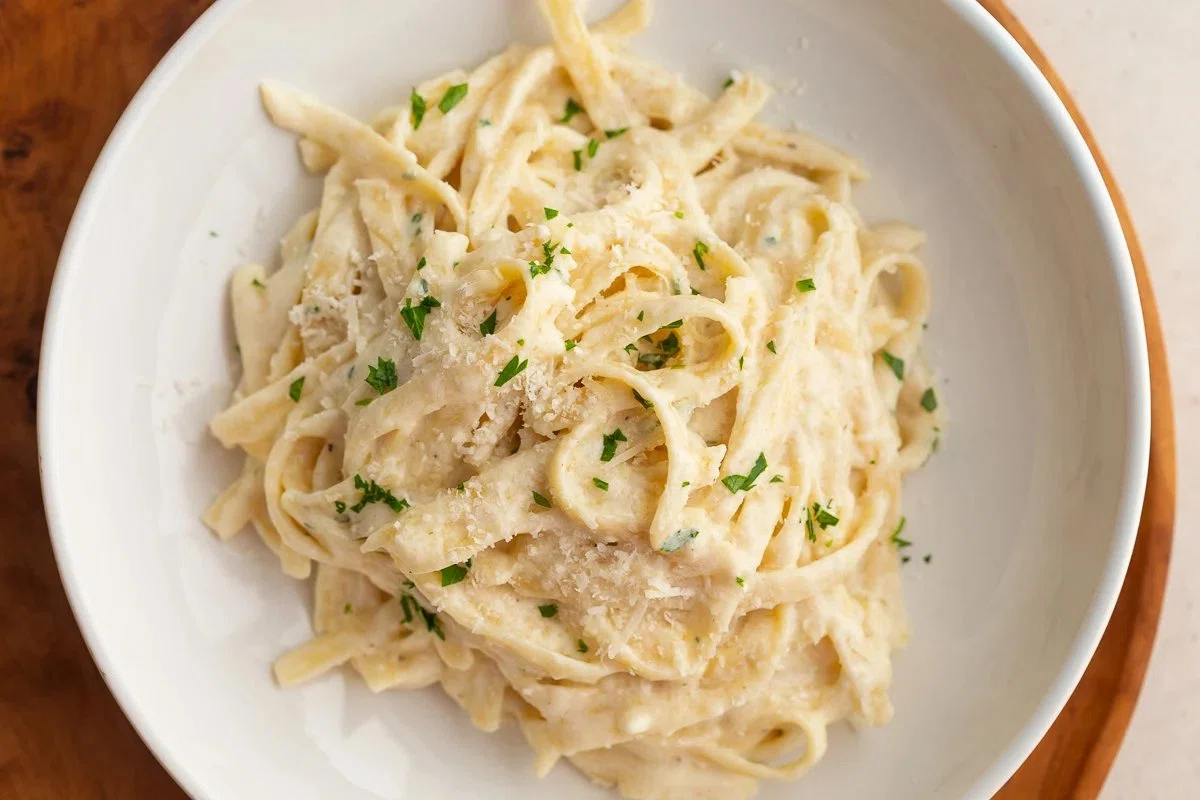 Easy Creamy Homemade Alfredo Sauce