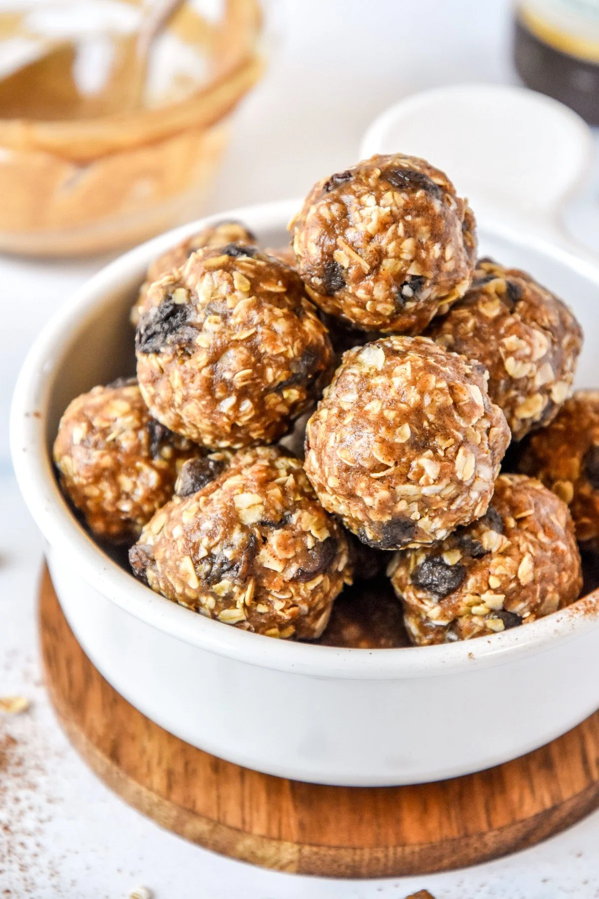 No-Bake Oatmeal Raisin Cookie Balls