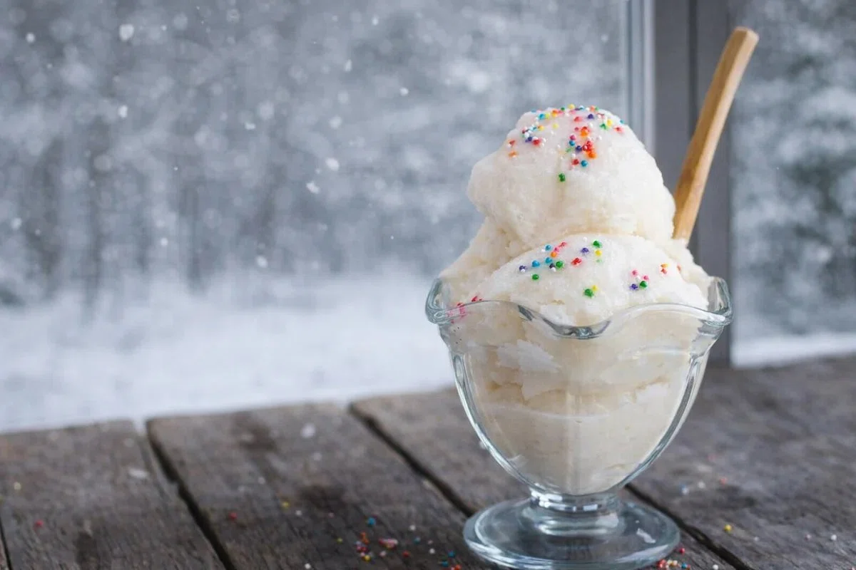 Super Simple Snow Cream Recipe You Can Make in Minutes