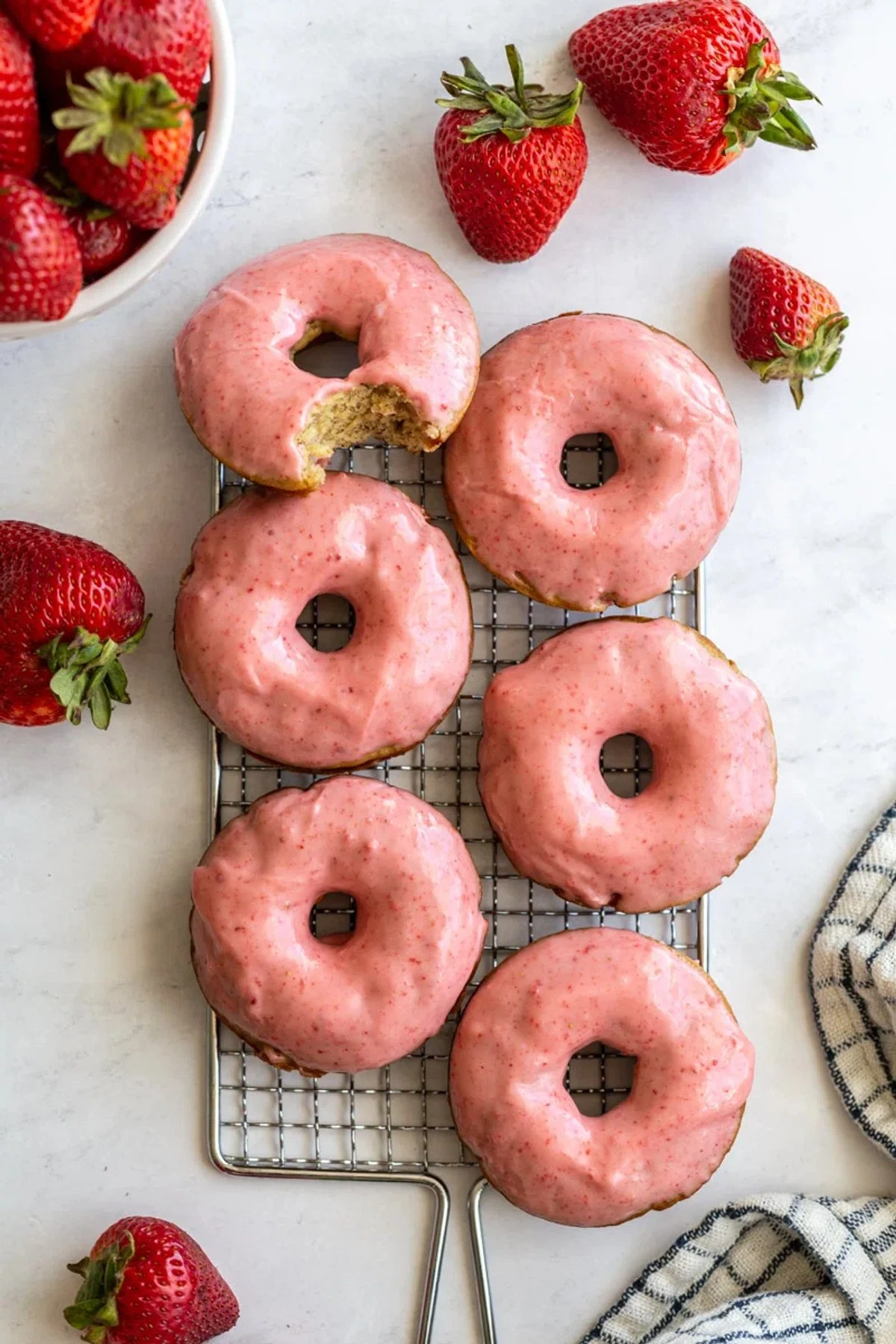 Baked Strawberry Donuts