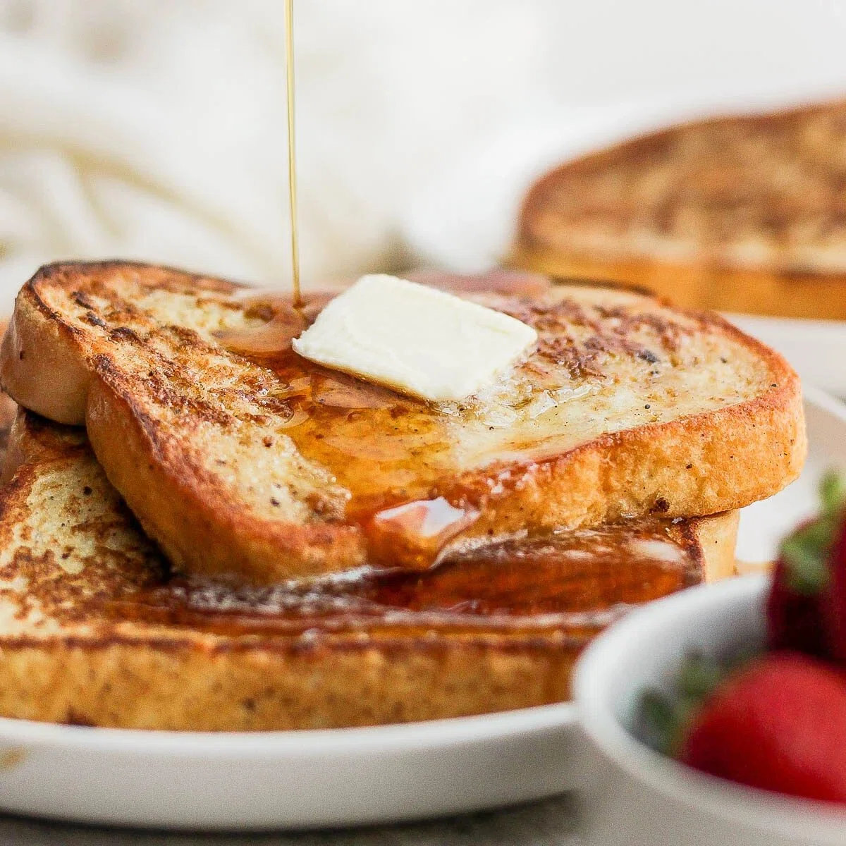 Cinnamon French Toast (Easy & Ready in 15 Minutes!)