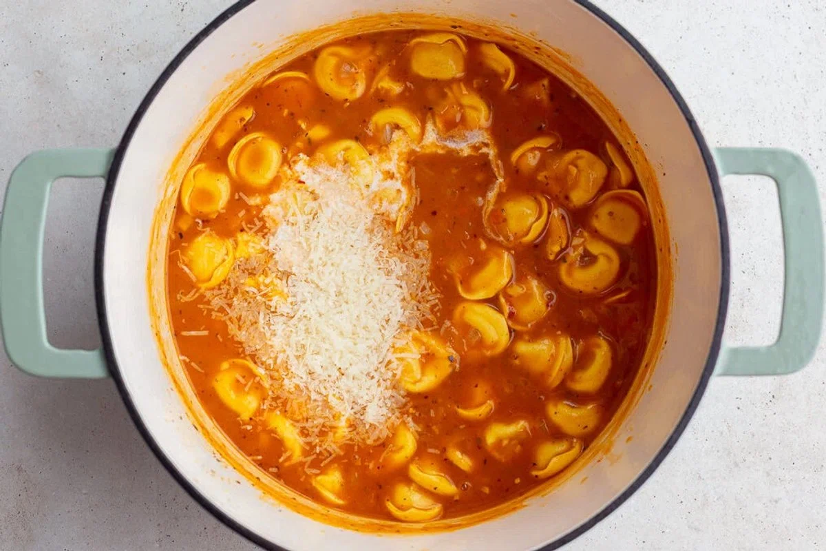Easy Creamy Tortellini Soup