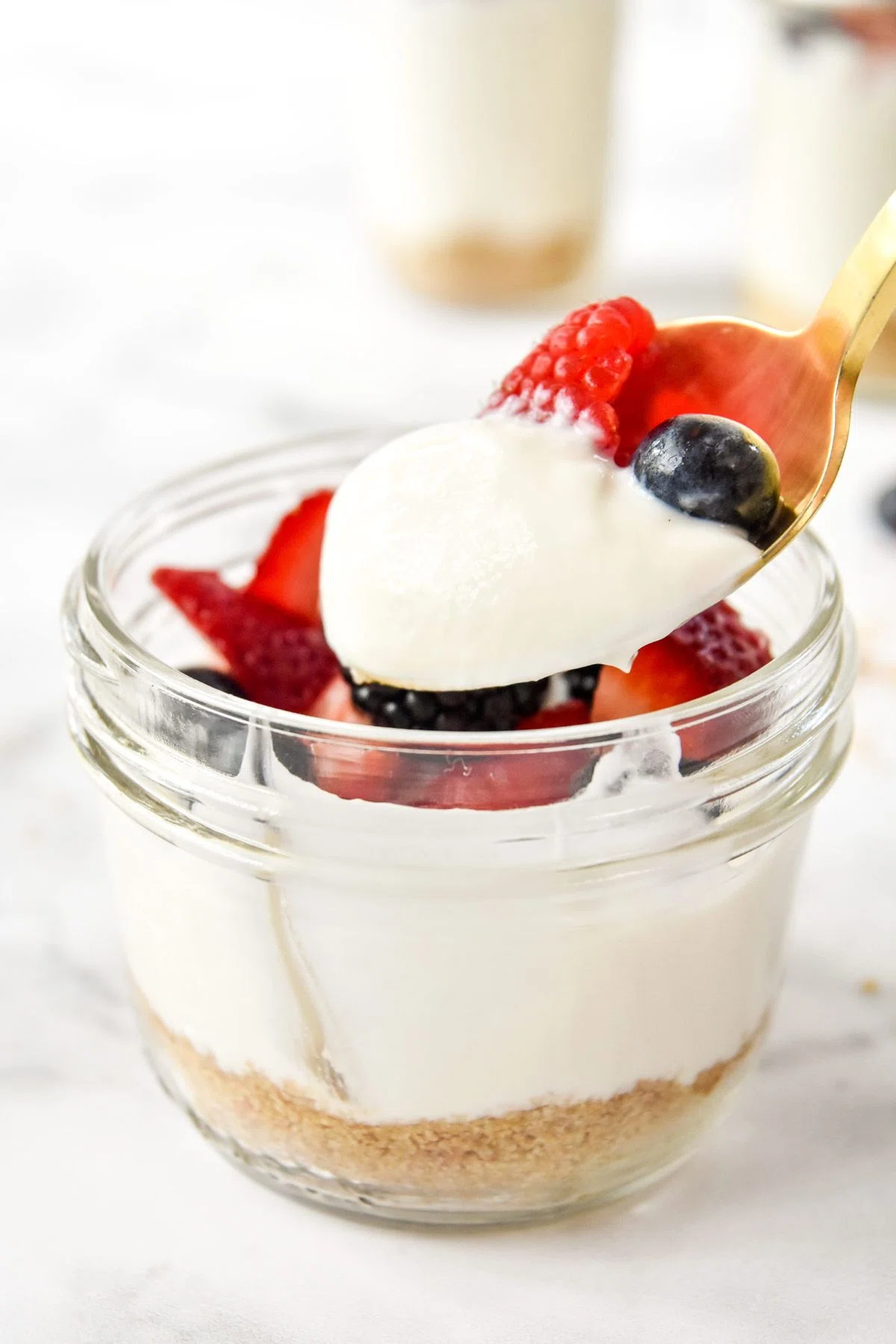 No-Bake Cheesecake Greek Yogurt Cups