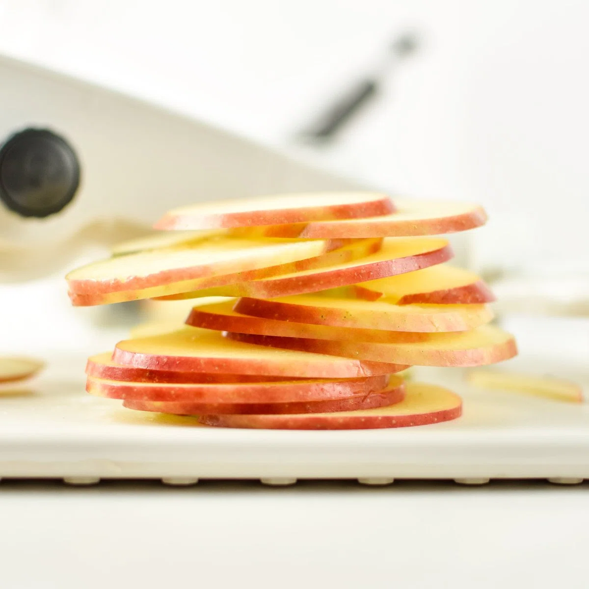 How to Make Apple Chips in an Air Fryer