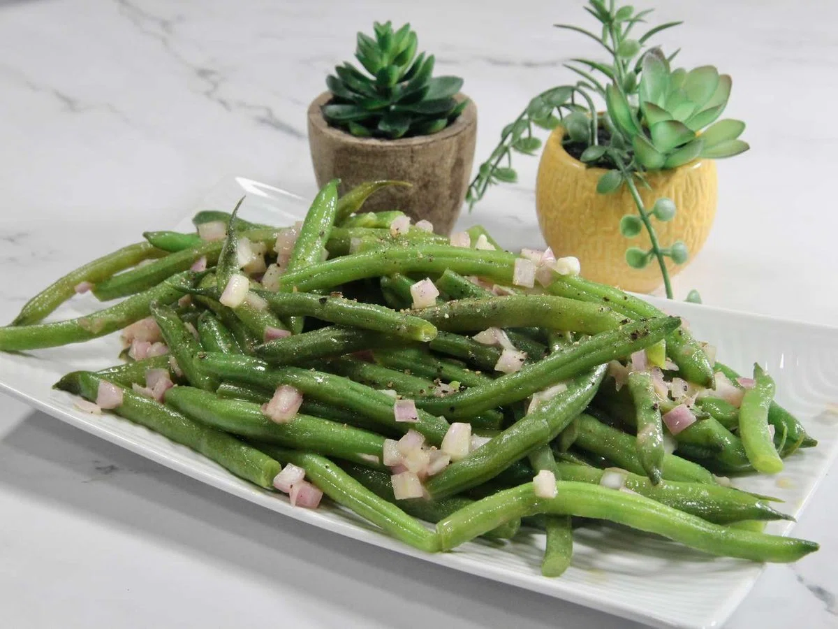 Hot Honey Shallot Green Beans