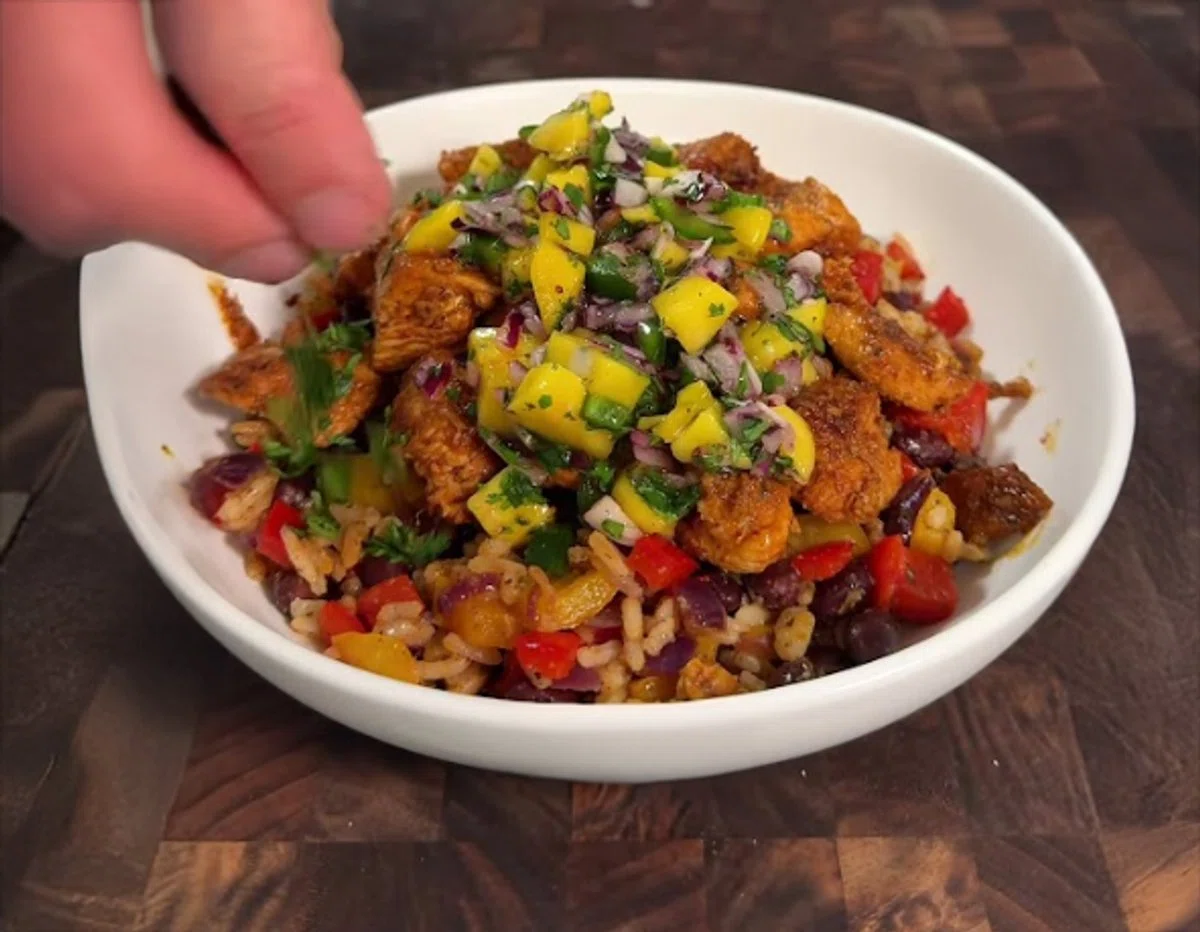 Costa Rica-Inspired High Protein Chicken Bowl